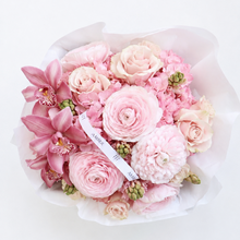 Load image into Gallery viewer, Blush Pink Flower Bouquet