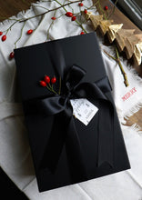 Load image into Gallery viewer, Whiskey Gift Box (Preserved Roses)