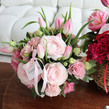 Load image into Gallery viewer, Ranunculus Arrangement