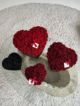 Load image into Gallery viewer, Eternal Rose Velvet Heart Box