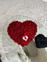 Load image into Gallery viewer, Eternal Rose Velvet Heart Box