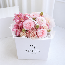 Load image into Gallery viewer, Blush Pink Flower Bouquet
