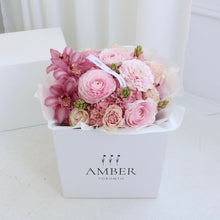 Load image into Gallery viewer, Blush Pink Flower Bouquet
