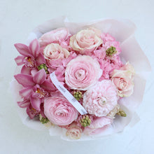 Load image into Gallery viewer, Blush Pink Flower Bouquet

