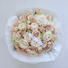 Load image into Gallery viewer, Soft Cream Flower Bouquet
