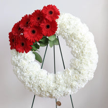 Load image into Gallery viewer, Remembrance Wreath
