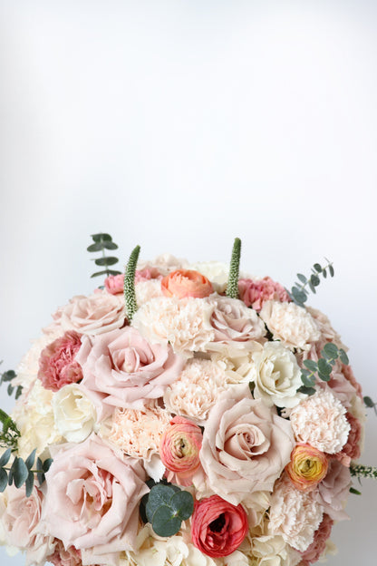 Mila – Luxury Pastel Arrangement